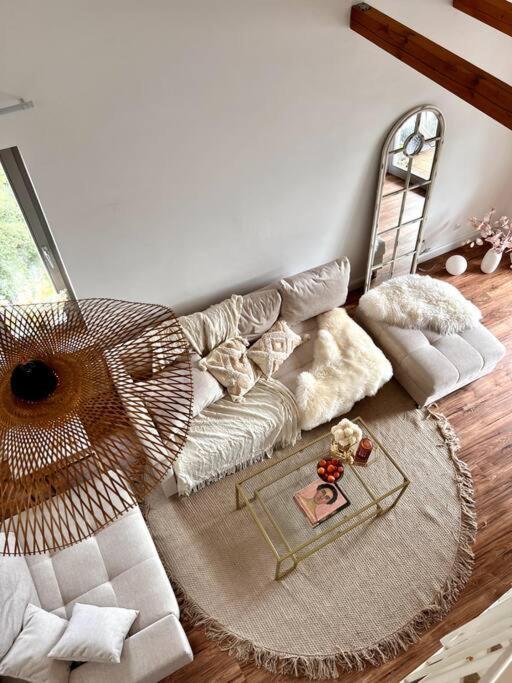 Bali Home Stylische Wohnung Mit Terrasse Schoenefeld Exterior photo