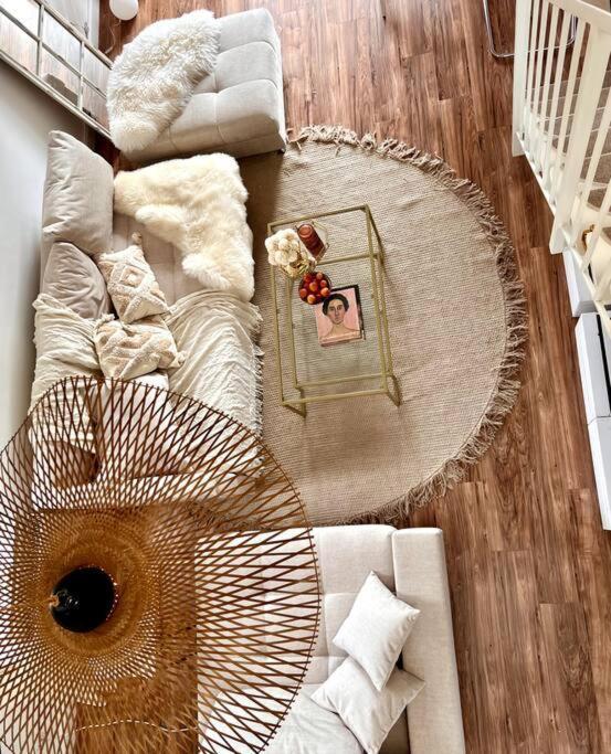 Bali Home Stylische Wohnung Mit Terrasse Schoenefeld Exterior photo