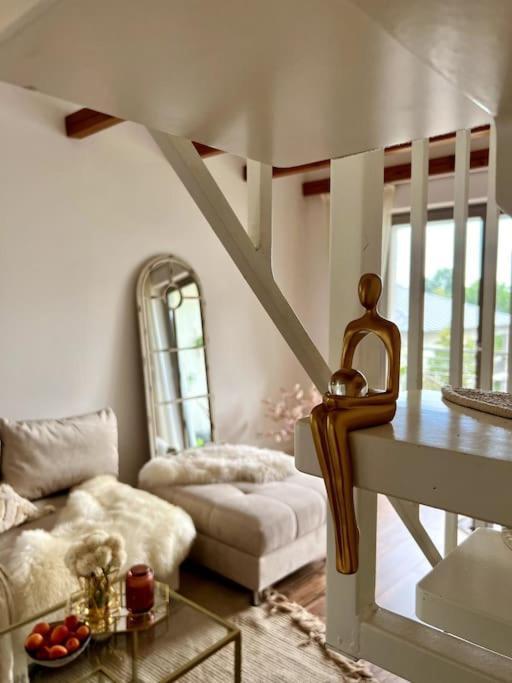 Bali Home Stylische Wohnung Mit Terrasse Schoenefeld Exterior photo