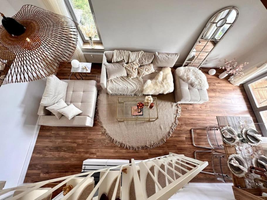 Bali Home Stylische Wohnung Mit Terrasse Schoenefeld Exterior photo