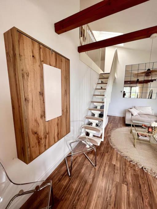 Bali Home Stylische Wohnung Mit Terrasse Schoenefeld Exterior photo